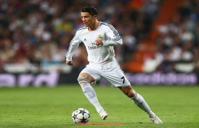 体育直播-拜仁欧冠积分排名变化及赛季关键节点回顾